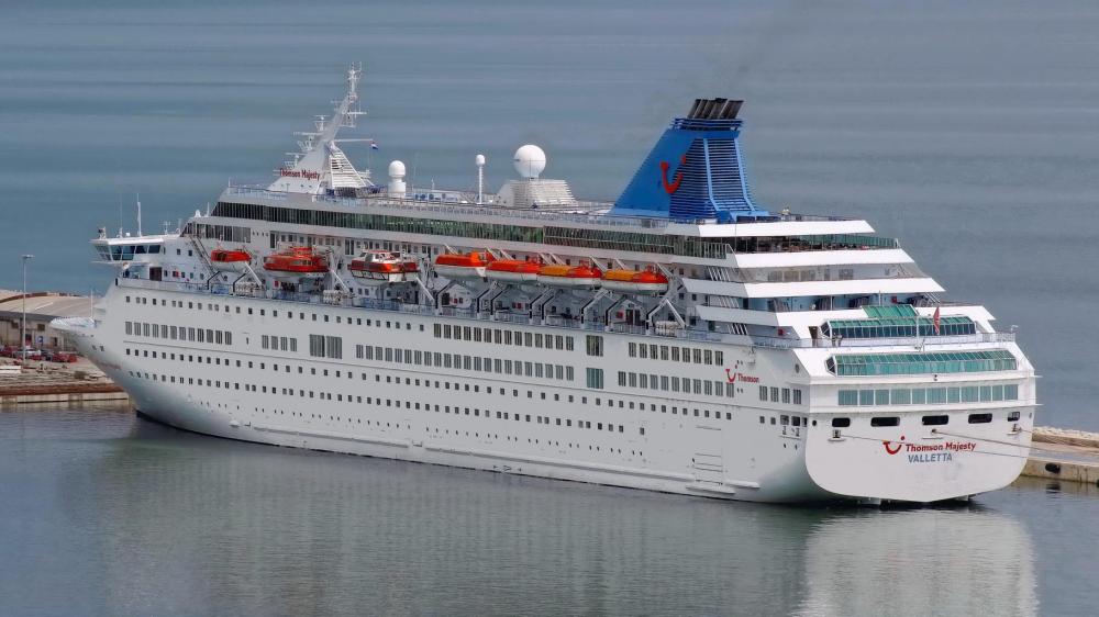 Cruise Ships found elsewhere are usually white but should Halong Bay conform?